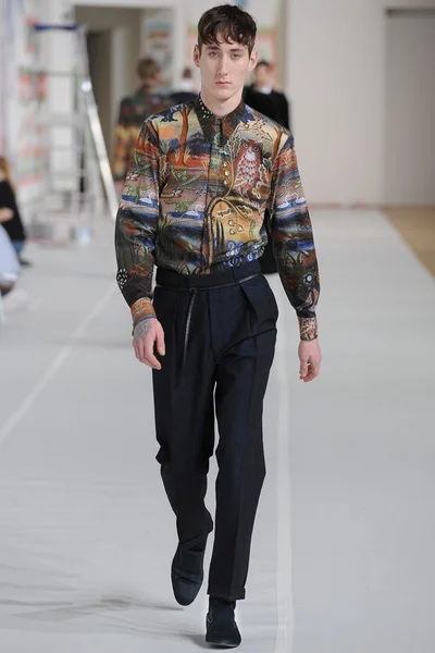 Look 44
